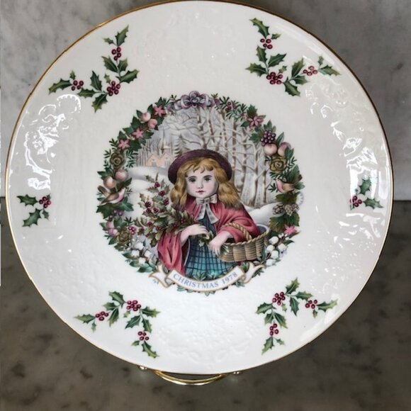 ROYAL DOULTON TABLEWARE LTD. Christmas 1978 Collectable Plate - Picture 1 of 16